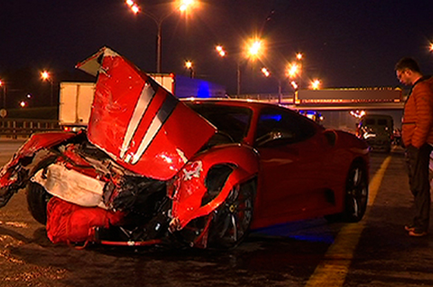 Устроившего смертельное ДТП в Подмосковье водителя Ferrari объявили в розыск