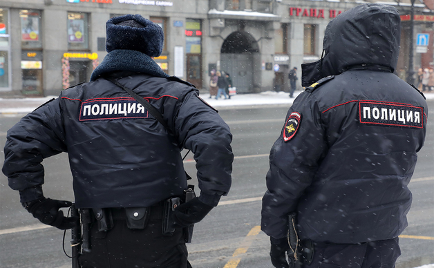 Пенсионера ранили ножом в московском метро