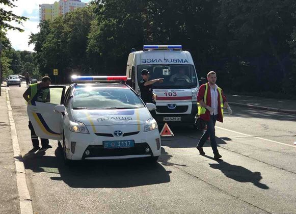 В Киеве пьяная женщина насмерть сбила старушку и протаранила "Лексус"