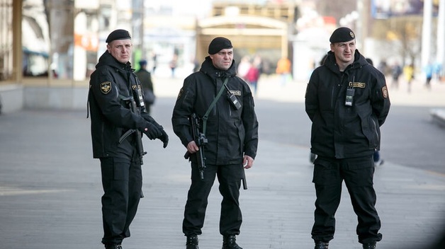 На протестах в Минске начались первые задержания