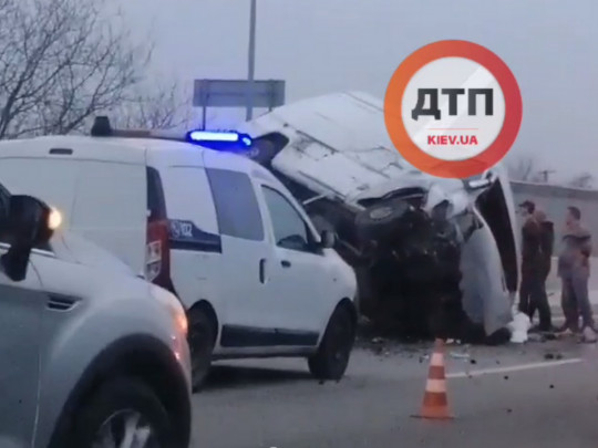 Смертельное ДТП на Одесской трассе под Киевом: водитель автобуса не справился с управлением и погиб 8:37 - 13 апреля 2021