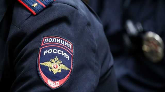 Мошенники под видом сотрудников ФСБ обманули полицейского на 1,5 миллиона рублей