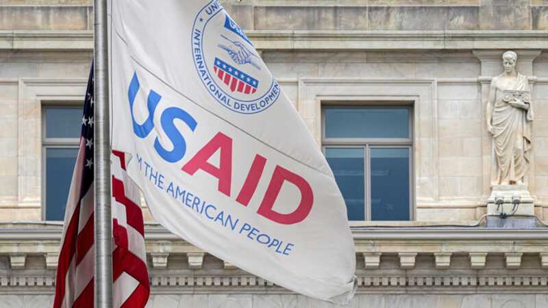 Администрация Трампа аннулировала 5800 контрактов USAID, что ставит под угрозу усилия по борьбе с ВИЧ и малярией