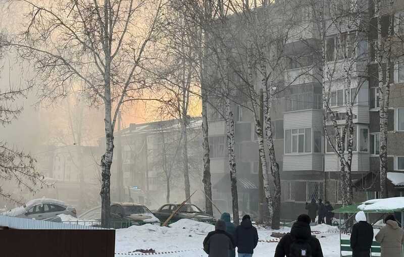 В Тобольске взорвался частный дом: в соседних зданиях были повреждены окна