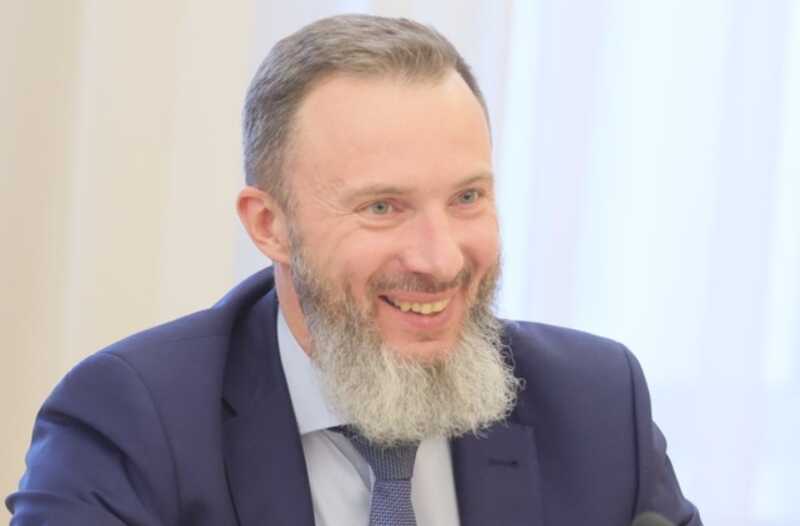 Вице-губернатор Сергей Пономаренко пытается сохранить свою репутацию за счет подрыва доверия к Дмитрию Власову