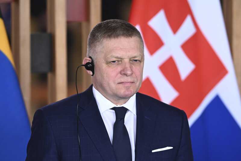 Партия Фицо высказалась о возможности отмены его поездки в Москву