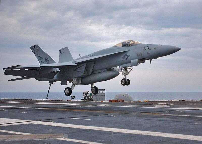 США снова потеряли истребитель в районе Красного моря