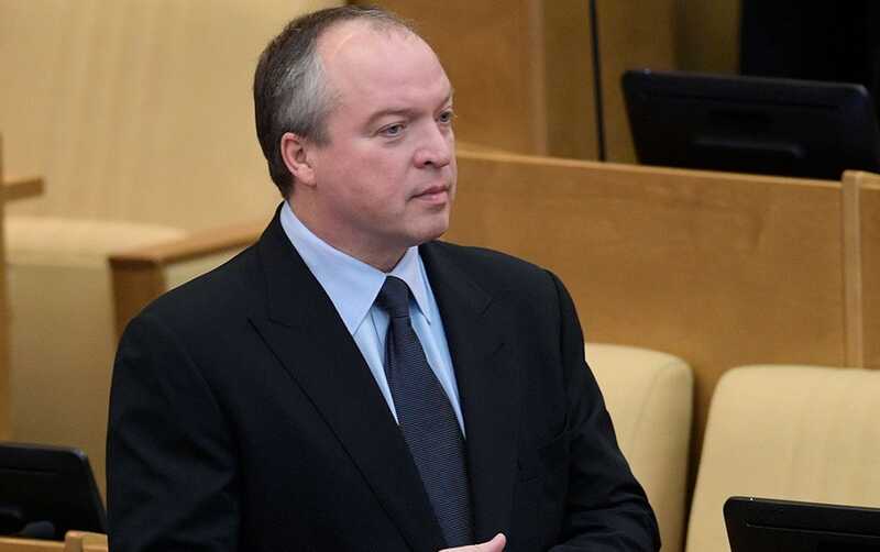Как Алишер Усманов помогал скрыть судимость депутата Андрея Скоча