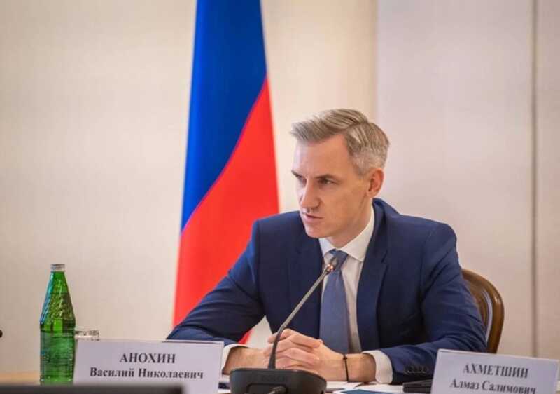 Схемы Василия Анохина в семейных вопросах: мать сотрудника государственной службы покупает коммерческую недвижимость на несколько сотен миллионов
