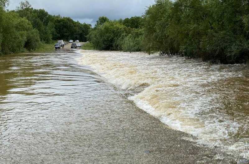 Сильный ливень остановил движение в Калуге и нанес ущерб дорогам
