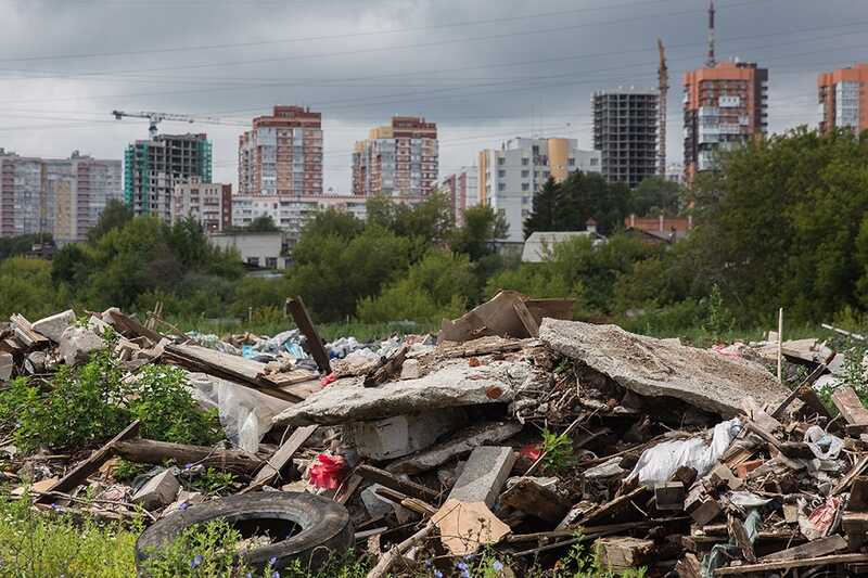 Жители южных районов Москвы выражают недовольство из-за незаконных свалок: обращения остаются без внимания властей