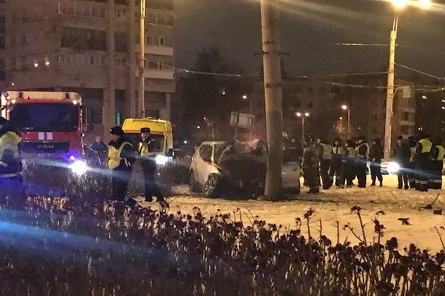 Погоня ГИБДД за внедорожником в Петербурге закончилась ДТП с тремя погибшими