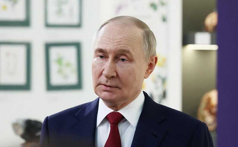 Владимир Путин направился в Магадан накануне встречи с Трампом