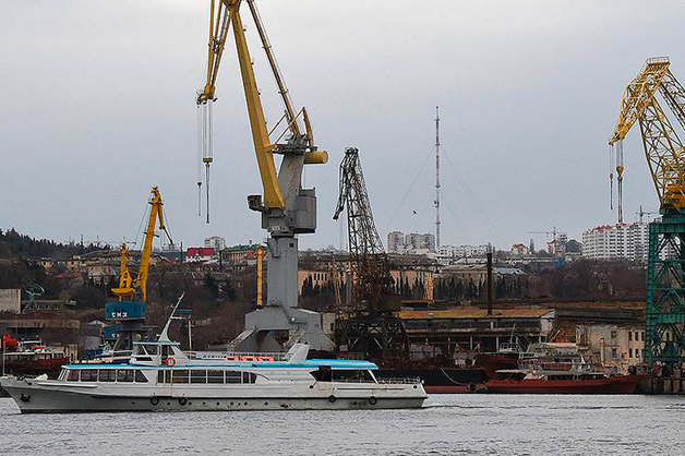 К судостроителям пришли с зарплатой