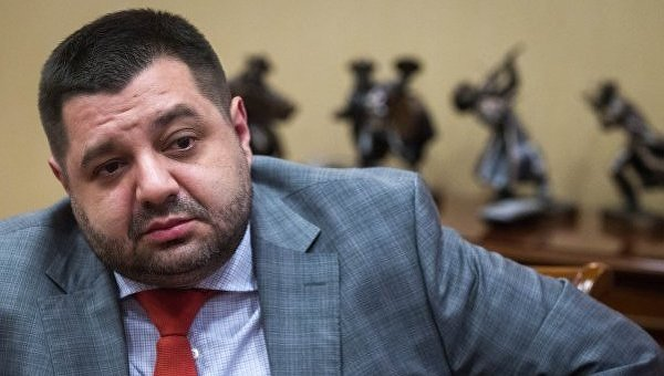 Порошенко «слили» свои? Накануне выхода статьи ВВС ближайший соратник Порошенко сфотографировался у офиса ФБР