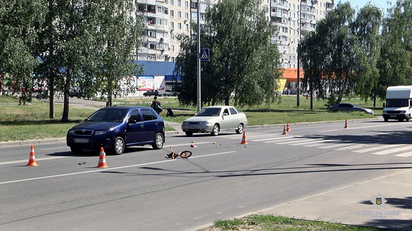 В Харькове женщина на переходе сбила ребенка: 4-летний мальчик в коме