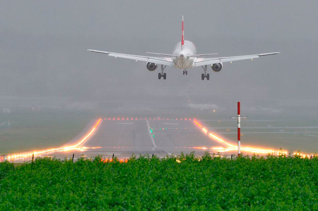 Airbus A320 совершил экстренную посадку в Шереметьево