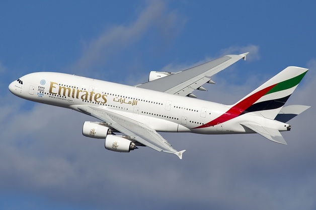 Авиакомпания Emirates направила самые большие пассажирские самолеты на самый короткий рейс