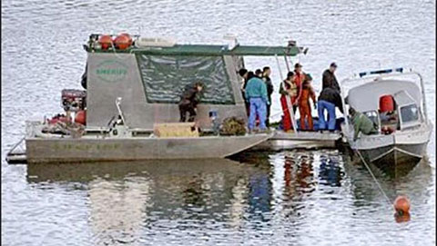 Поиск тел погибших в водохранилище Нью-Мелоунс